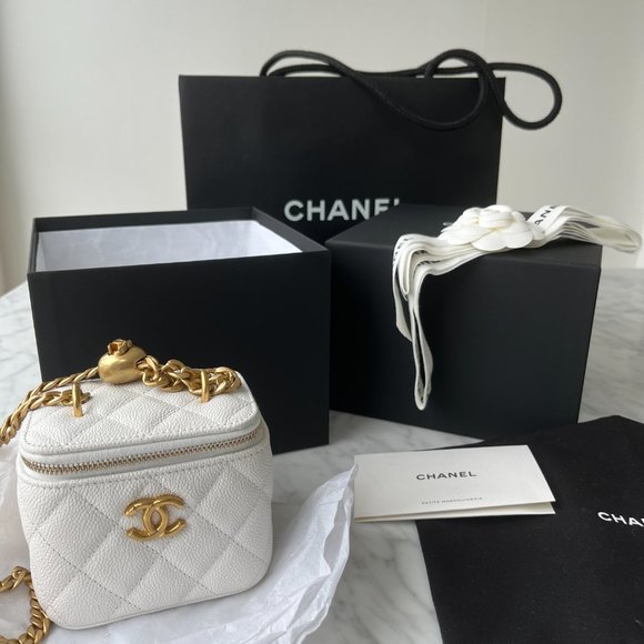 NWT) Chanel heart adjustable strap white caviar vanity bag - Picture 5 of 5